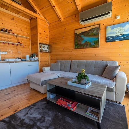 Boljesestre Lake Retreat Golubovci Екстериор снимка