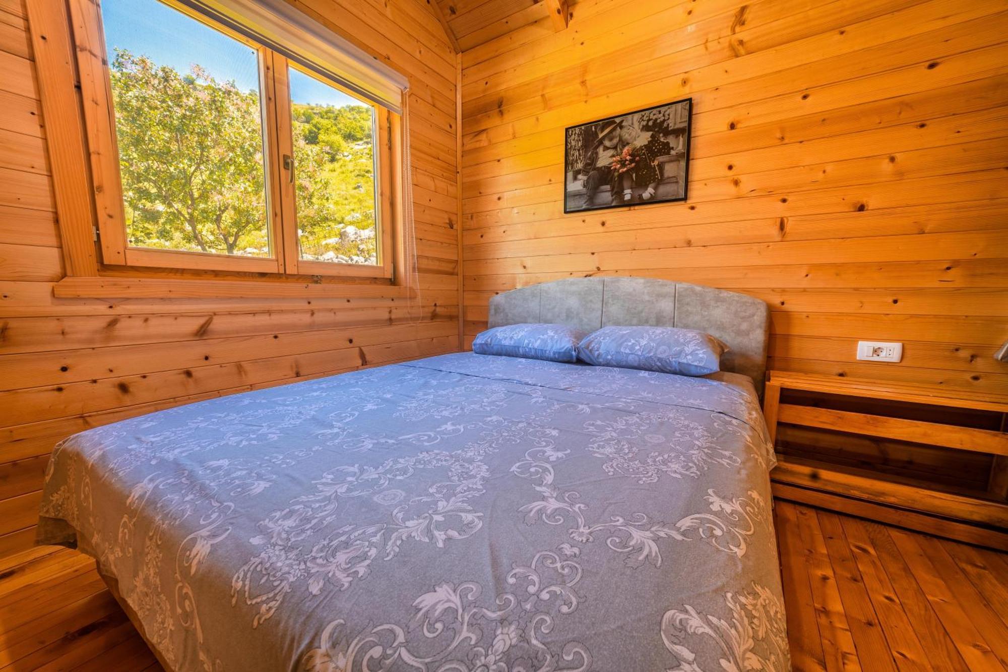 Boljesestre Lake Retreat Golubovci Екстериор снимка