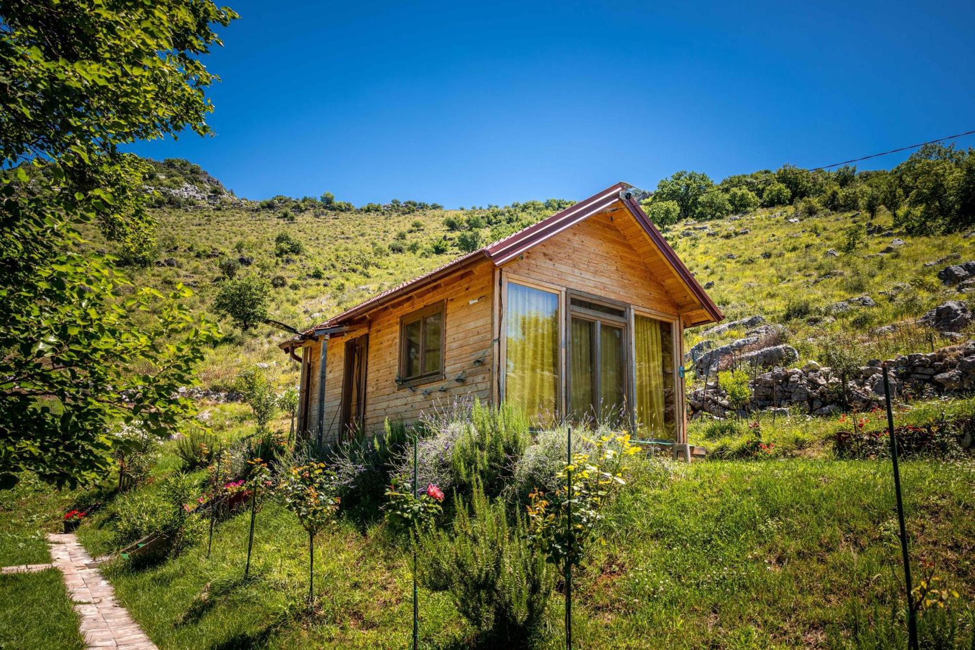 Boljesestre Lake Retreat Golubovci Екстериор снимка