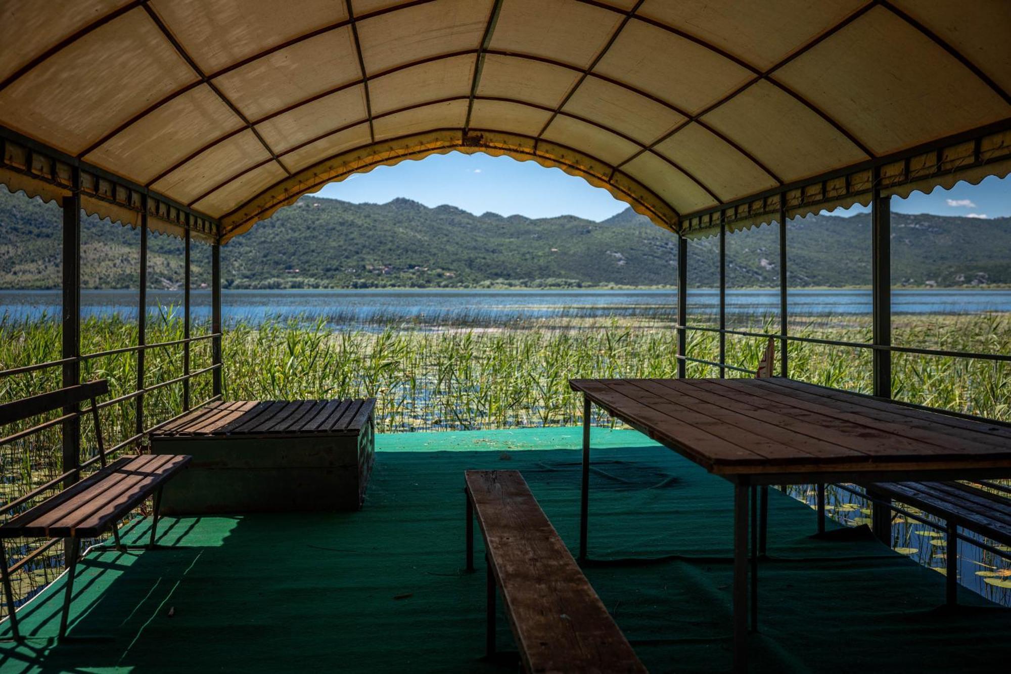 Boljesestre Lake Retreat Golubovci Екстериор снимка